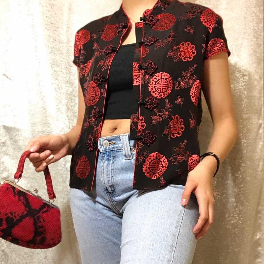 VINTAGE Ling-Yun shirt!! Brand new with tags❤️🖤